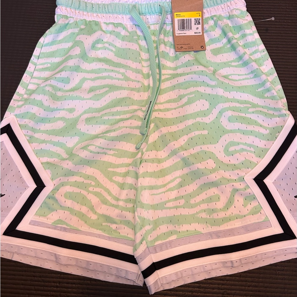 Nike Jordan Sports BC Printed Diamond Mint Foam Men’s Size Small. NWT